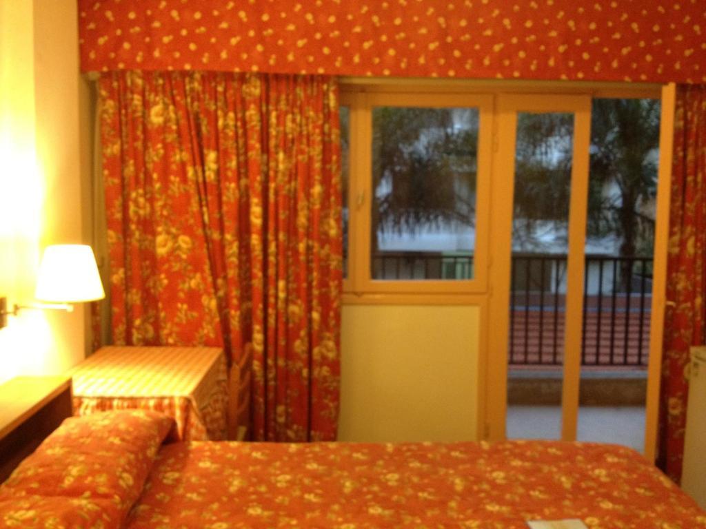 ביירות Embassy Hotel חדר תמונה