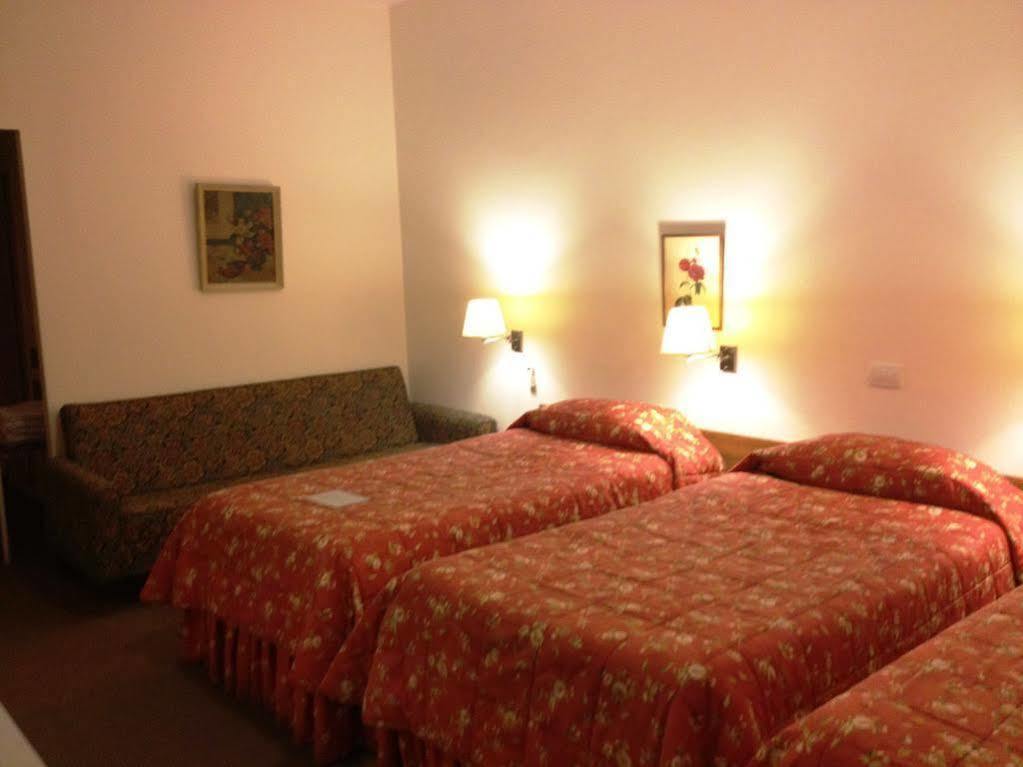 ביירות Embassy Hotel מראה חיצוני תמונה