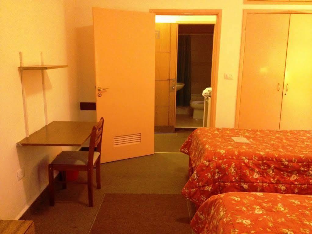 ביירות Embassy Hotel מראה חיצוני תמונה